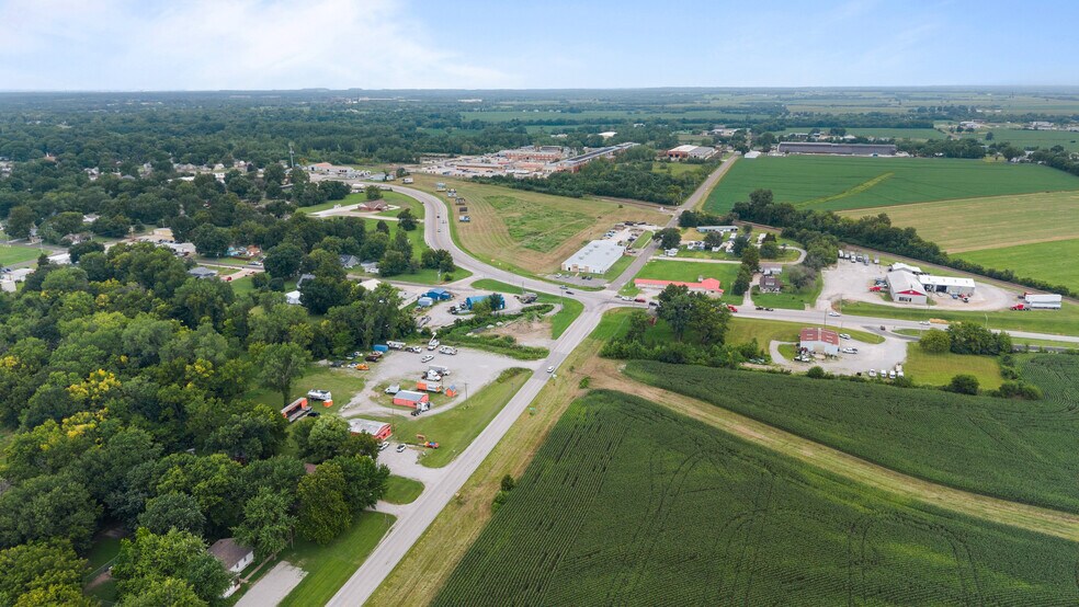 More Photos Of 1420 Highway M, Sedalia Service Station For Sale