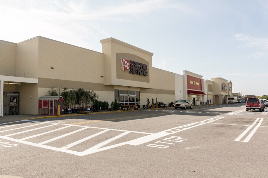 More Photos Of 4276 Lakeville Rd, Geneseo Unknown For Lease