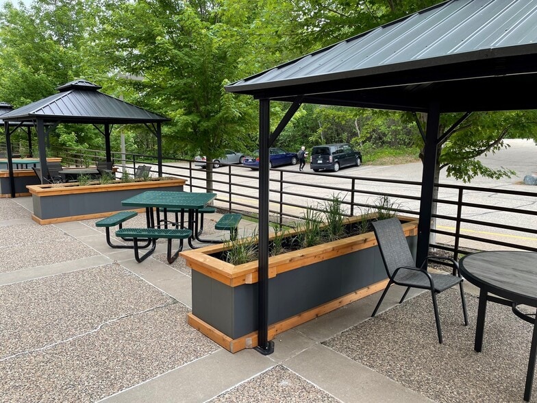 More Photos Of 10125 Crosstown Cir, Eden Prairie Office For Sale