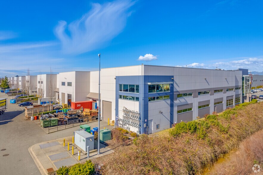 More Photos Of 6951 72nd St, Delta Warehouse For Lease