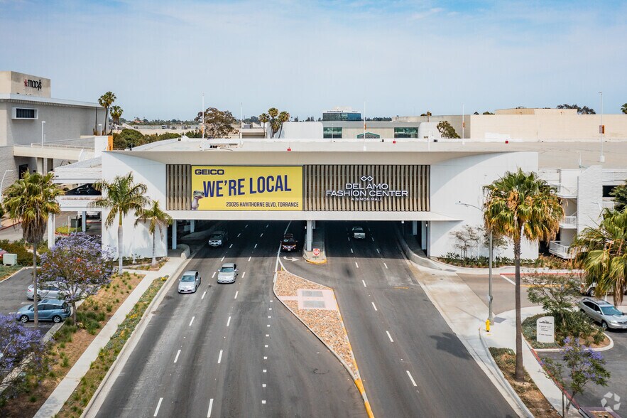 More Photos Of 21712 Hawthorne Blvd, Torrance General Retail For Lease