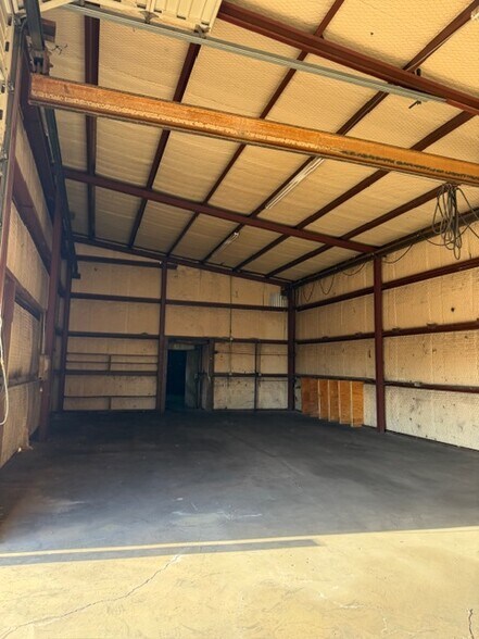 More Photos Of 211 Carolina St, Borger Industrial For Sale