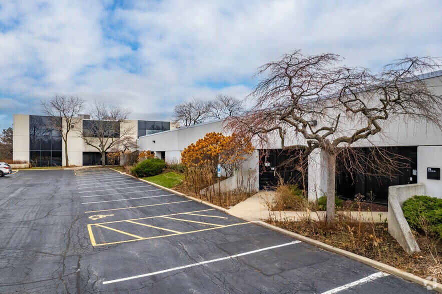 More Photos Of 105-195 W Central Rd, Schaumburg Loft Creative Space For Sale