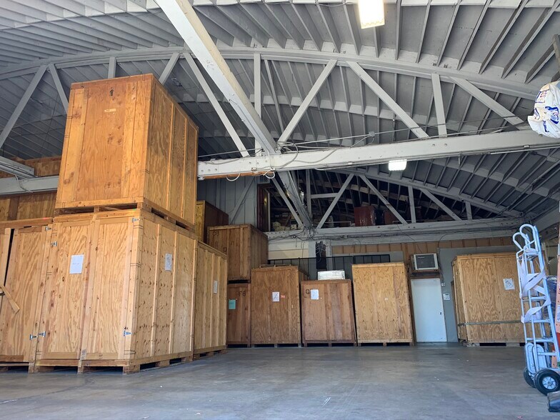 More Photos Of 965-975 E Willow St, Signal Hill Warehouse For Sale