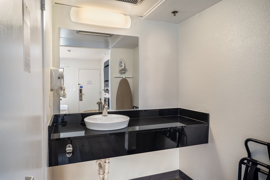 More Photos Of 750 Raintree Dr, Carlsbad Hotel For Sale