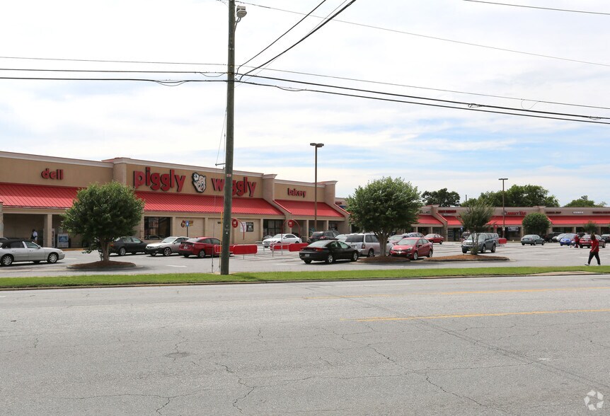 More Photos Of S Lincoln @ S. Lincoln & Victory Dr., Columbus General Retail For Lease