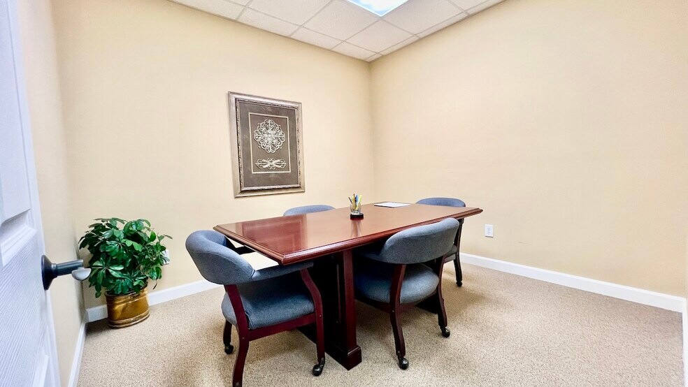 More Photos Of 535 Queen City Pky, Gainesville Office For Lease