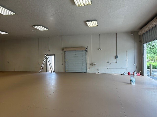 More Photos Of 718 60th Street Ct E, Bradenton Auto Repair For Sale