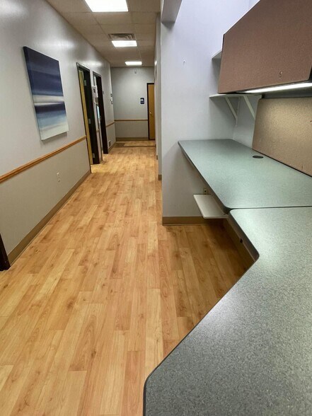 More Photos Of 1125 E Michigan Ave, Battle Creek Storefront Retail Office For Lease