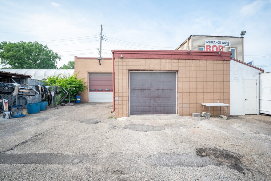 More Photos Of 20785 Orchard Lake Rd, Farmington Hills Warehouse For Sale