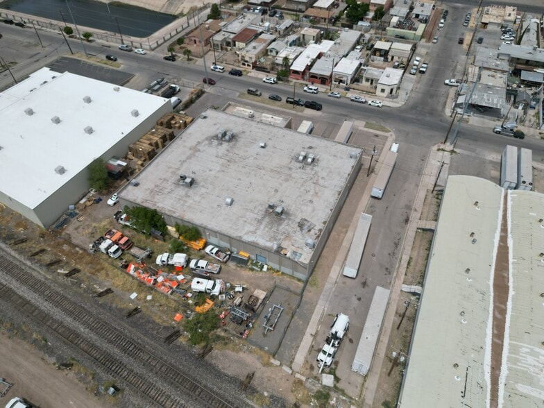 More Photos Of 3324 Durazno St, El Paso Distribution For Lease