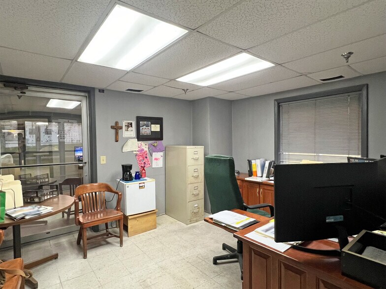 More Photos Of 711 Beaver Rd, Girard Warehouse For Sale