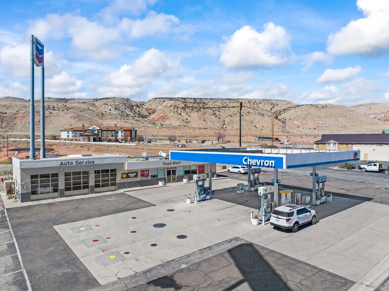 Primary Photo Of 1357 N Main St, Richfield Service Station For Sale