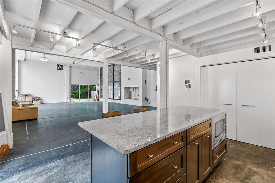 More Photos Of 1517 E 5th Ave, Tampa Office For Lease