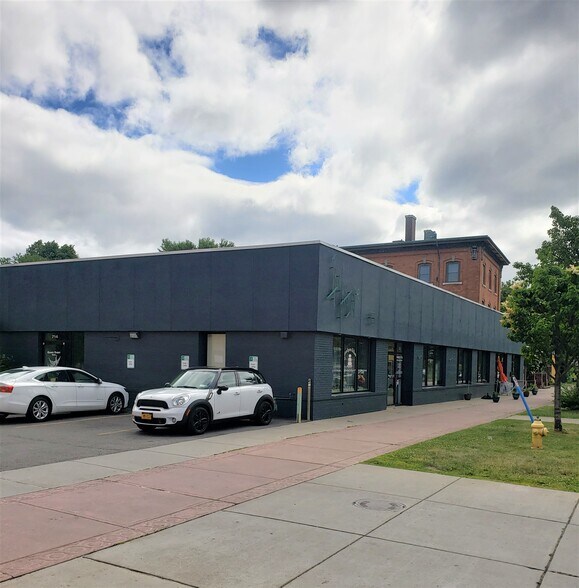 More Photos Of 714-730 University Ave, Rochester Storefront Retail Office For Lease
