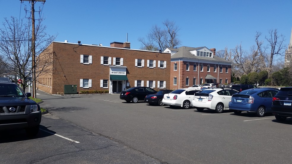 More Photos Of 69 East Ave, Norwalk Medical For Lease