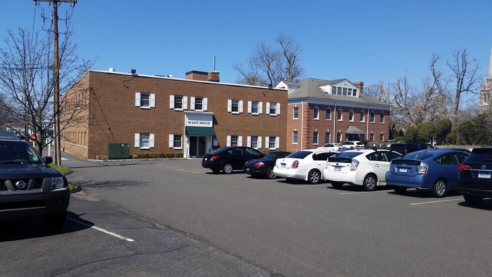 More Photos Of 69 East Ave, Norwalk Medical For Lease