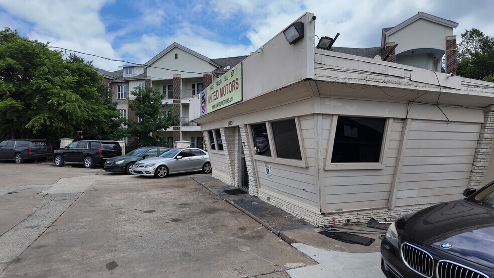 More Photos Of 1503 S McDonald St, McKinney Convenience Store For Sale