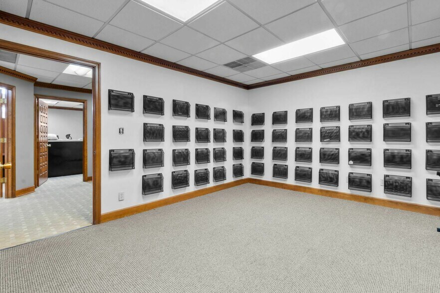 More Photos Of 3334 Founders Rd, Indianapolis Office For Sale