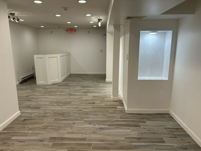 More Photos Of 460 Washington St, Pembroke Storefront Retail Office For Lease