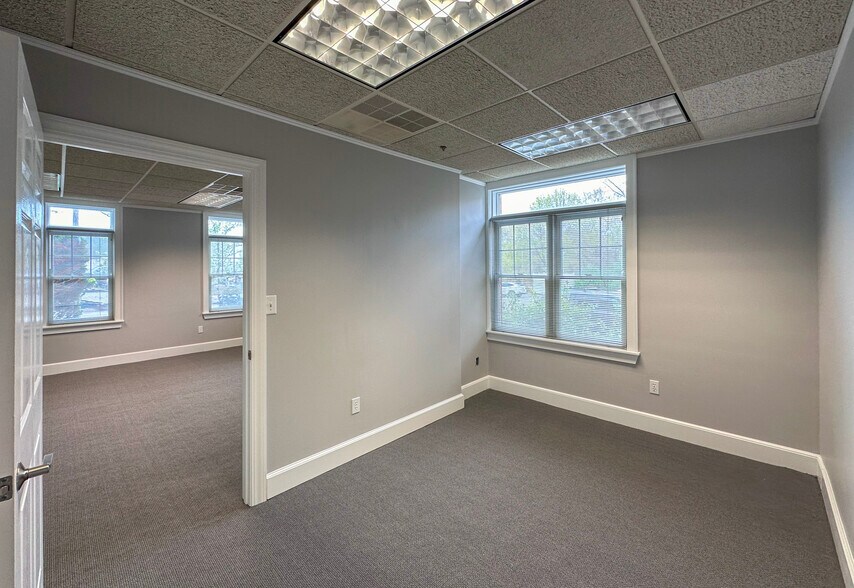 More Photos Of 176 East Main St, Westborough Medical For Sale