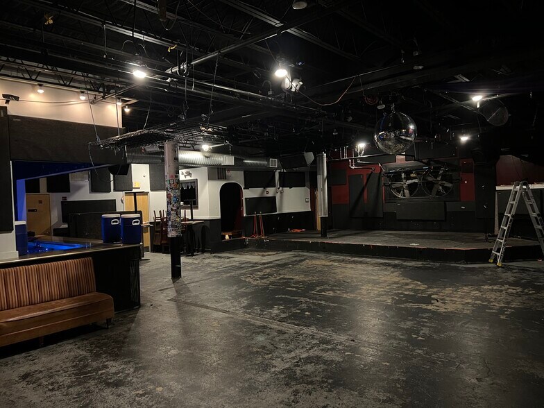 More Photos Of 77 Free St, Portland Restaurant For Lease