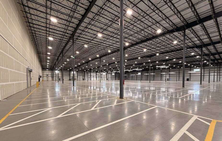 More Photos Of 211 Watkins Rd, Battle Creek Distribution For Lease