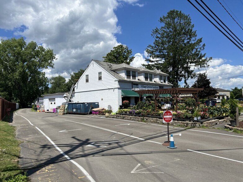 More Photos Of 715 Boston Post Rd, Guilford Freestanding For Sale