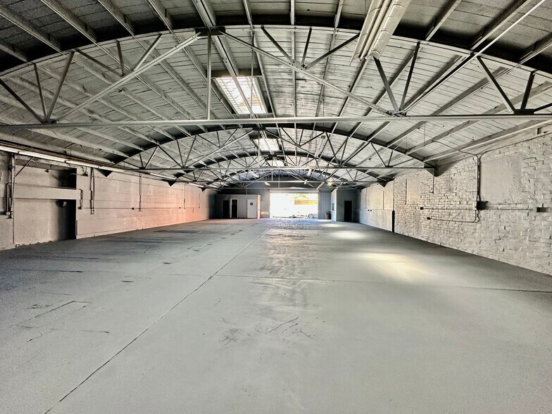 More Photos Of 229 S Oxnard Blvd, Oxnard Storefront Retail Office For Sale