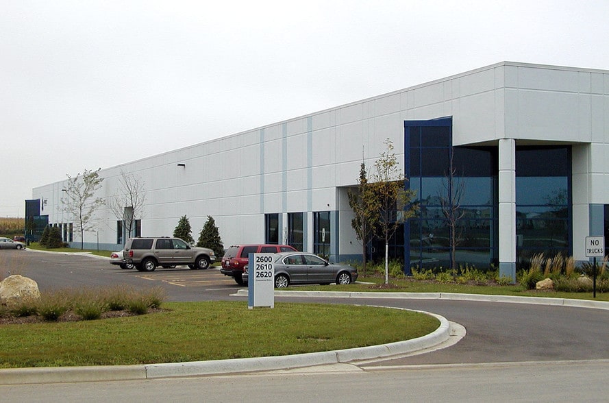 More Photos Of 2600-2620 Commerce Dr, Libertyville Warehouse For Lease