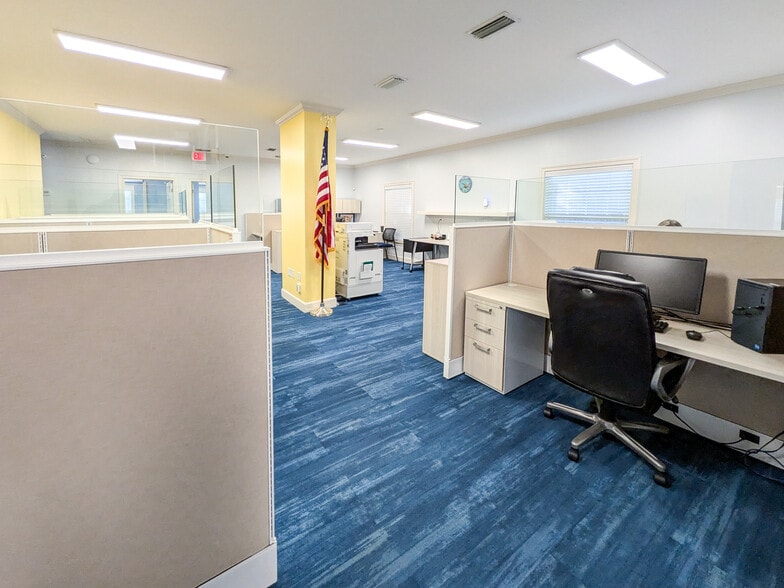 More Photos Of 9310 Old Kings Rd S, Jacksonville Office For Sale