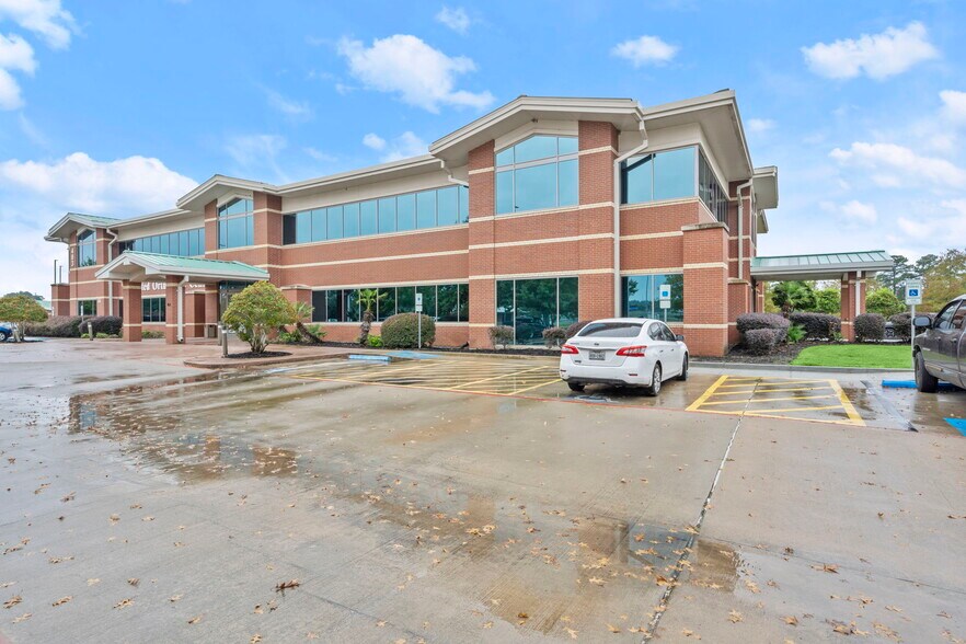 More Photos Of 403 Ogletree Dr, Livingston Medical For Lease