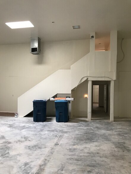 More Photos Of 5440 Tolentino Dr, Las Vegas Light Manufacturing For Lease