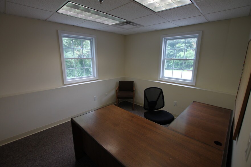 More Photos Of 206 Southbridge St, Auburn Office For Lease