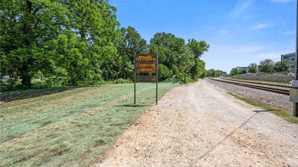 More Photos Of 2907 E Martin Luther King Jr Blvd, Austin Land For Sale