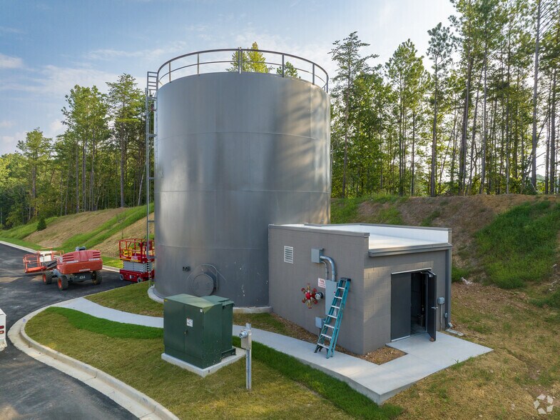 More Photos Of 70 Business Park Ct, Cartersville Distribution For Lease