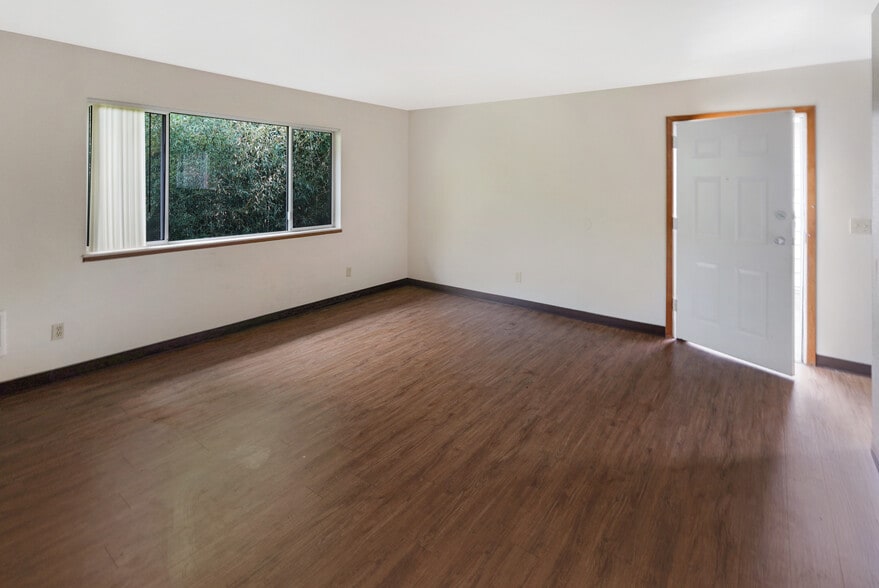 More Photos Of 1910 SE Stark St, Portland Apartments For Sale