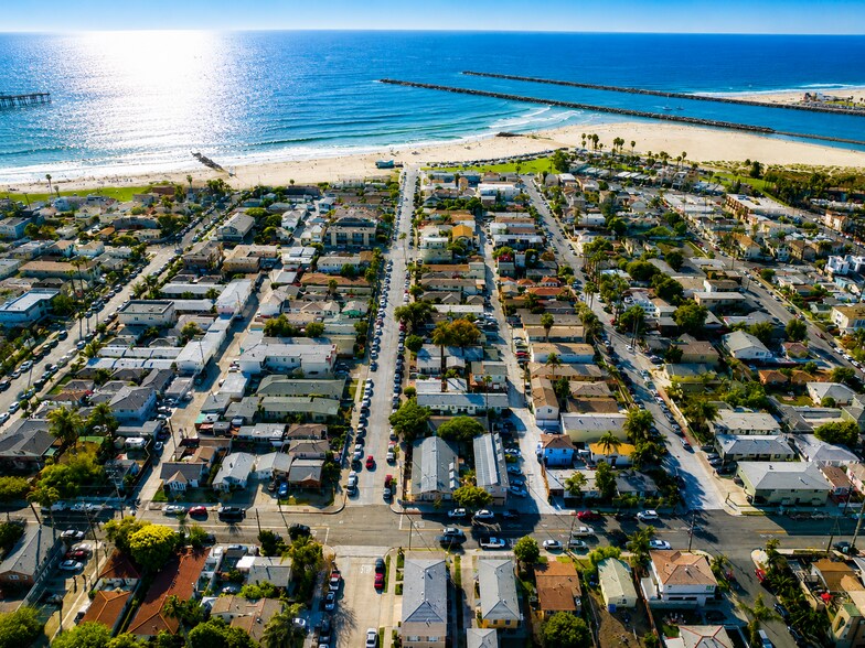 More Photos Of 2104-2110 Bacon St, San Diego Apartments For Sale