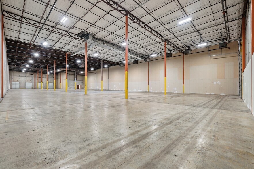 More Photos Of 12317 Technology Blvd, Austin Warehouse For Lease