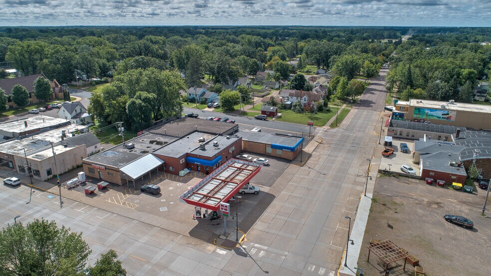 More Photos Of 206 Union St S, Mora Freestanding For Lease