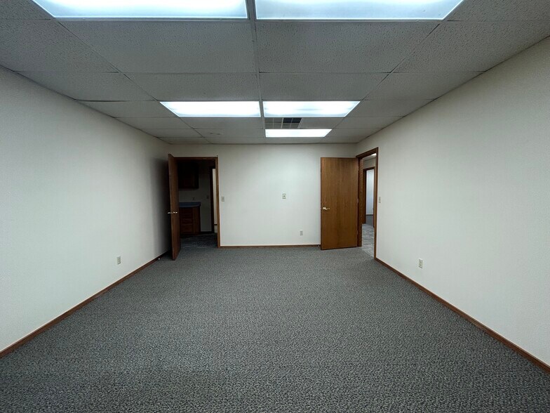 More Photos Of 1820 Post Rd, Plover Storefront Retail Office For Lease