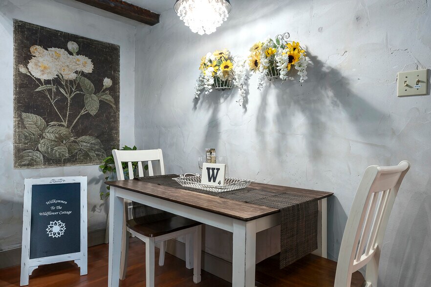 More Photos Of 104 E Austin St, Fredericksburg Storefront Retail Residential For Sale