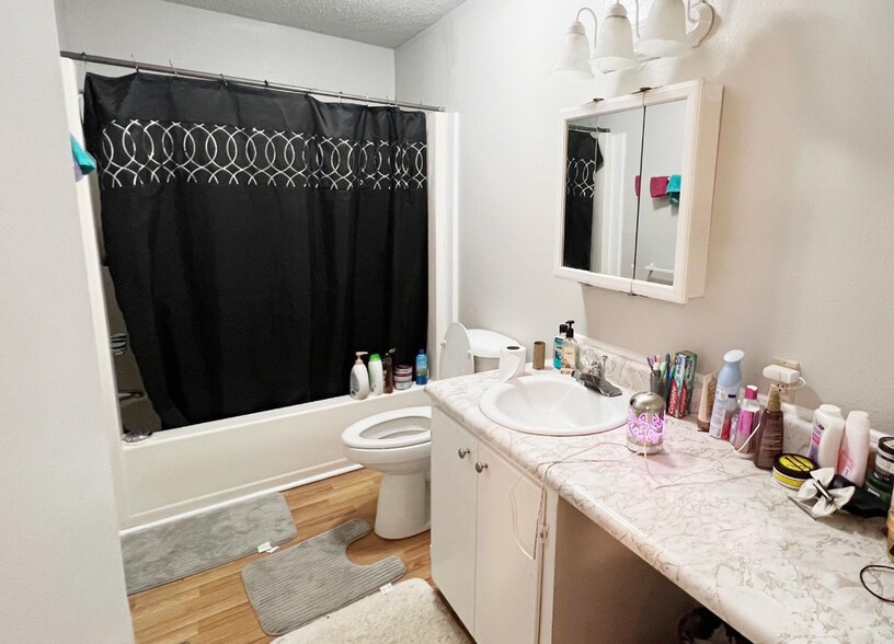 More Photos Of 104 W South St, Clarksville Apartments For Sale