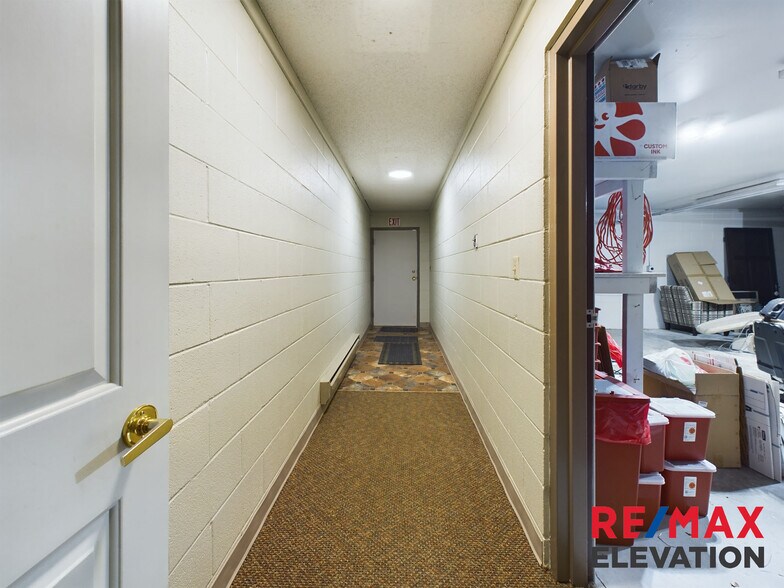 More Photos Of 915 W Fetterman St, Buffalo Office For Sale