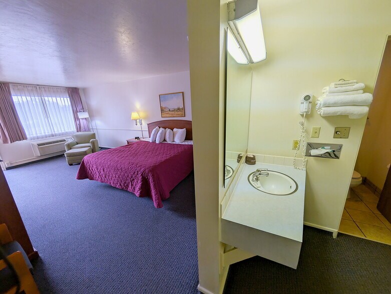 More Photos Of 145 N Main St, Manti Hotel For Sale