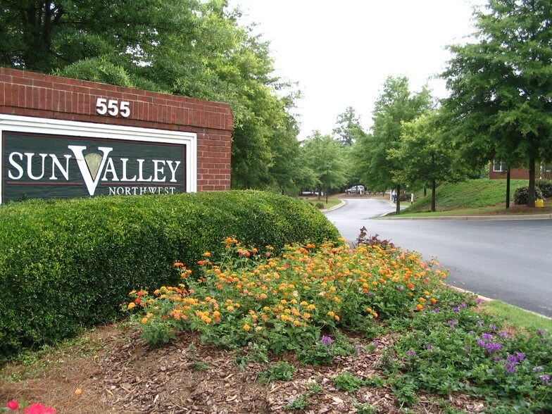 More Photos Of 555 Sun Valley Dr, Roswell Medical For Lease