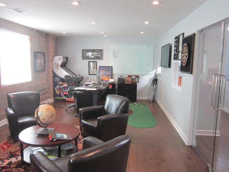 More Photos Of 8135 Monticello Ave, Skokie Office For Sale