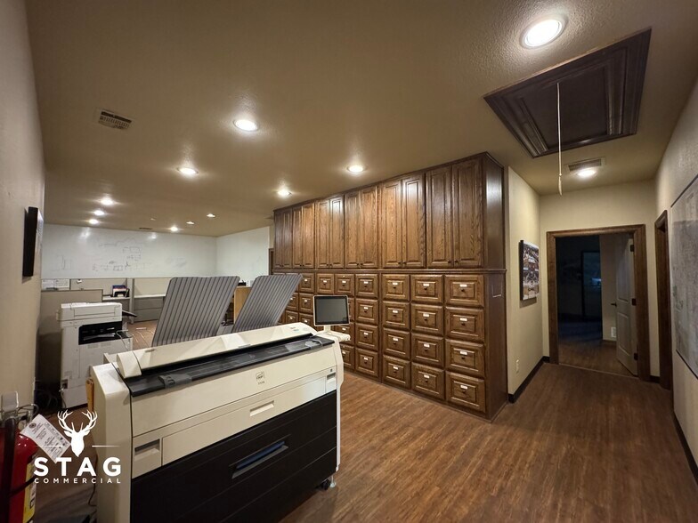 More Photos Of 7420 FM 2449, Ponder Office For Lease