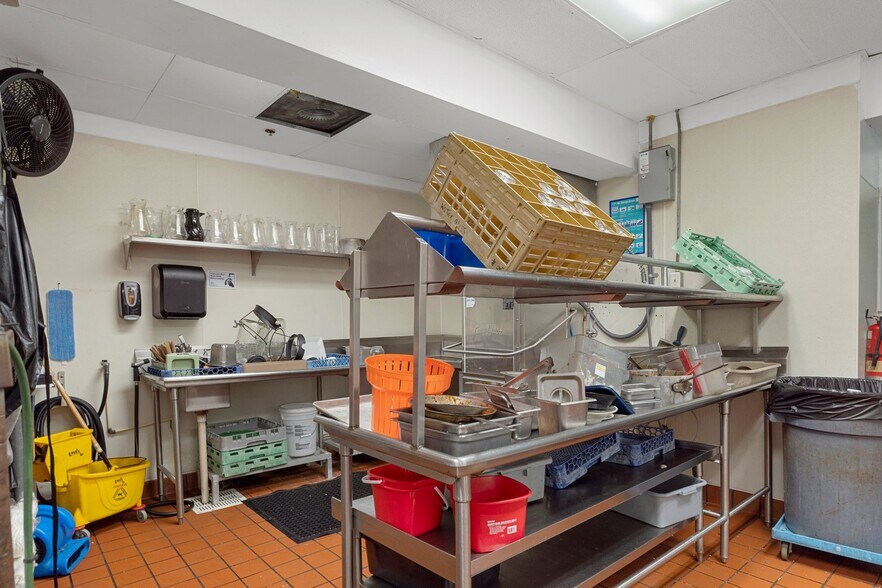 More Photos Of 4550 Golf Club Ln, Spring Hill Golf Course Driving Range For Sale