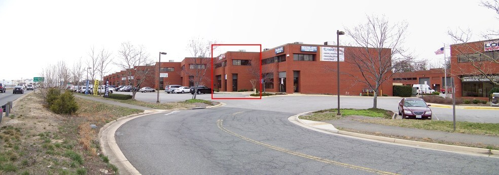 More Photos Of 8245 Backlick Rd, Lorton Showroom For Lease